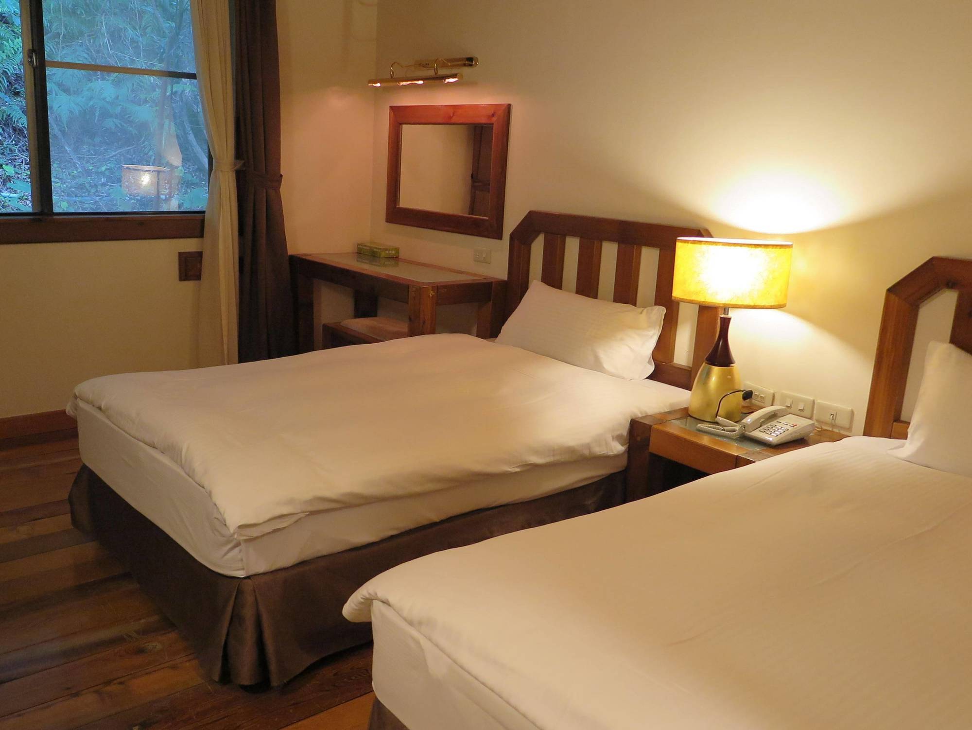 Chilan Hotel Datong Bagian luar foto